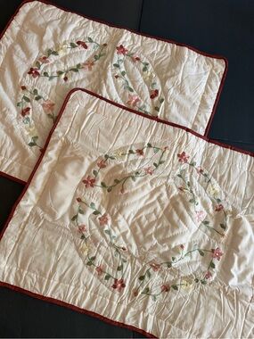 New American Traditions Cream Quilted Abigail Ribbon Pillowcases Sham 20x26”